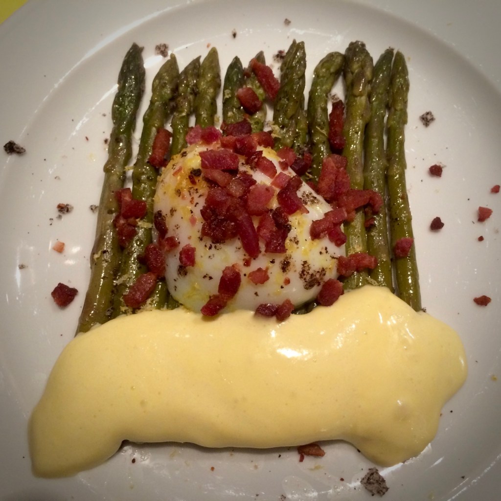 Sous Vide Galore: Green Asparagus, 65°C Egg and Hollandaise&nbsp;Foam