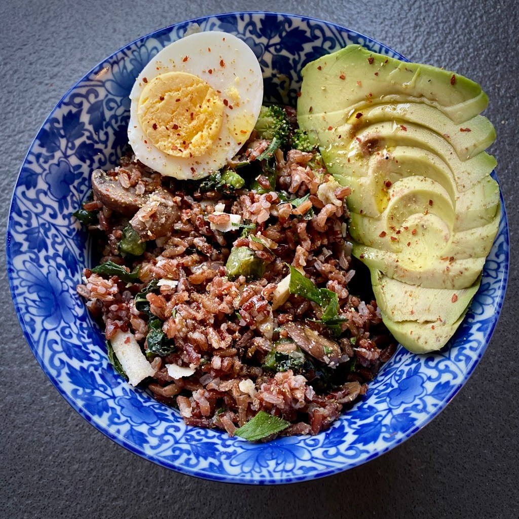 Garlic Mushroom, Cavolo Nero and Red Rice Stirfry with Avo and Eggs